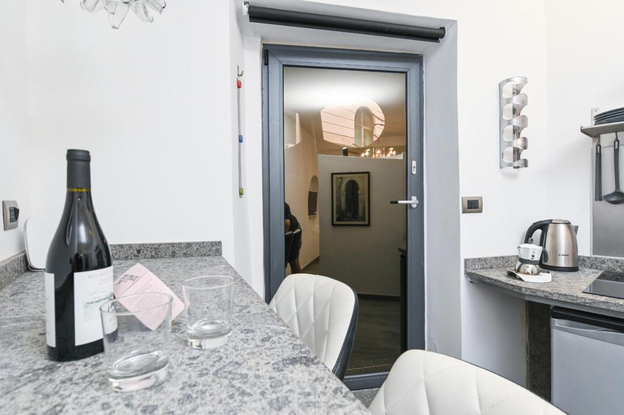The Essential Trastevere Design Studio Roma Exterior foto